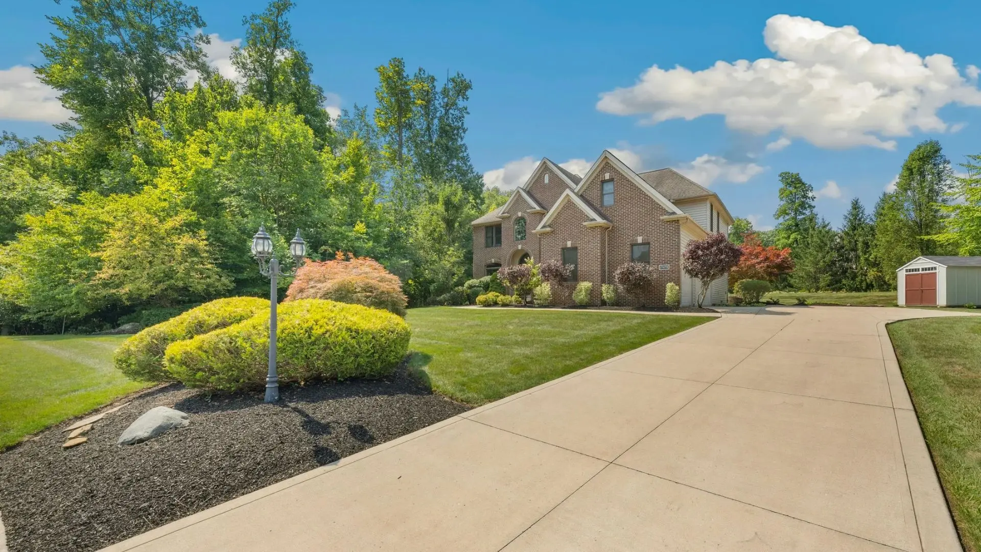 Interlocking driveway installation